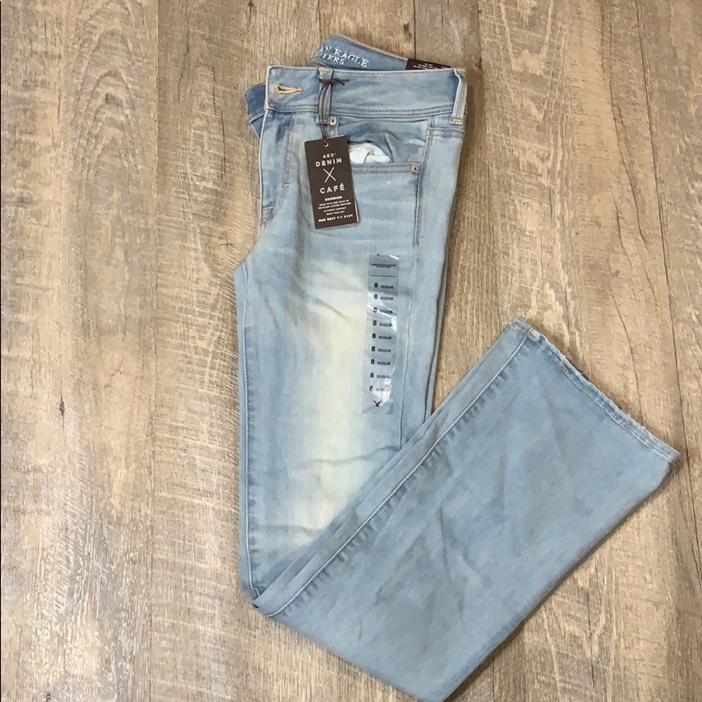 NWT. American Eagle Jeans. Size 8.